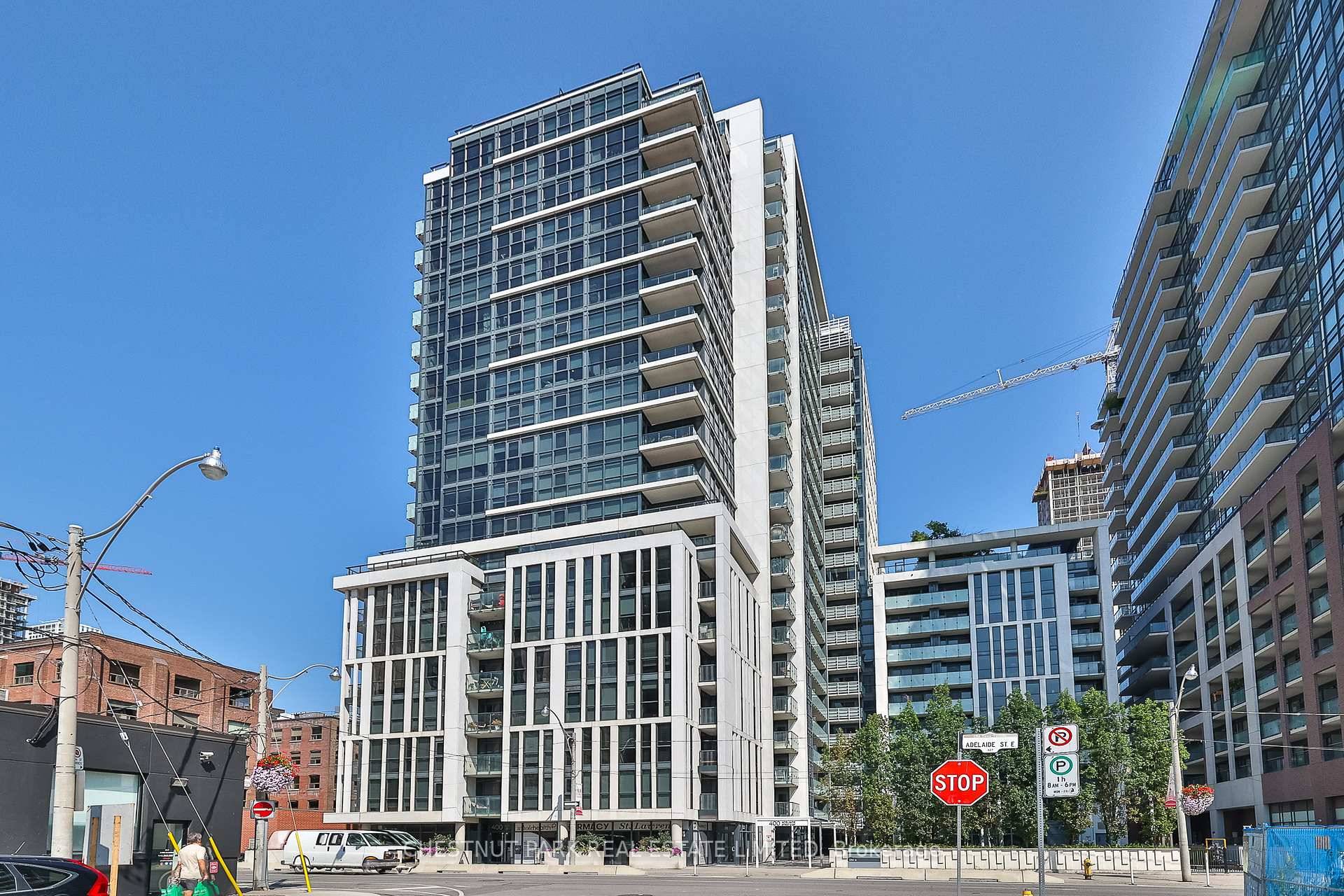 Gorgeous, spacious and well maintained 1 bedroom separate den could be a second bedroom with two full bathrooms and a covered balcony with owned parking and locker.