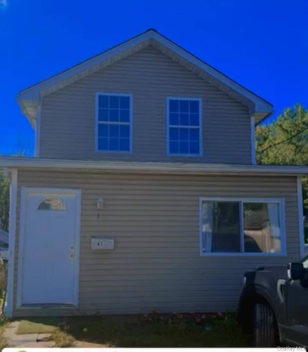 Spacious and well maintained 5 bedroom, 3 bath home available for rent in the heart of White Plains.