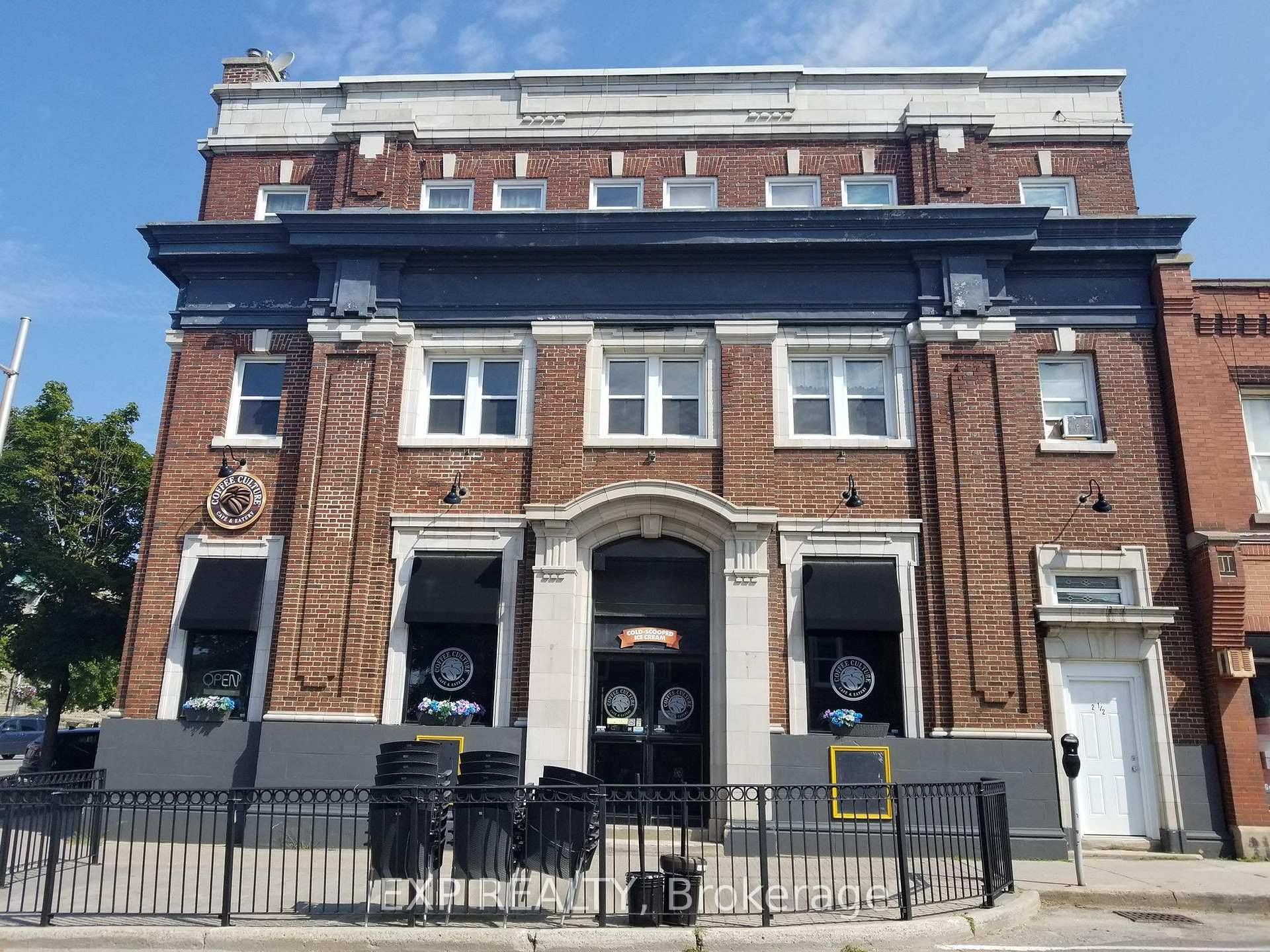 Welcome to 2 Russell Street, where convenience meets affordability !