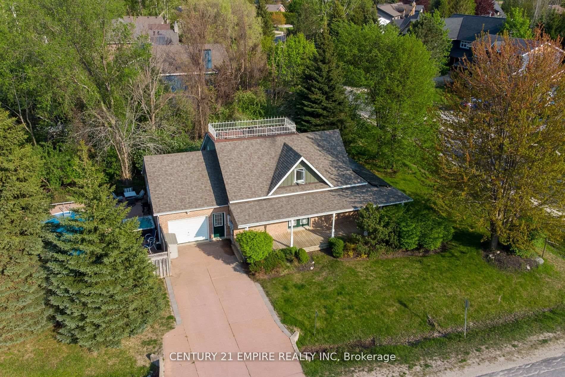 Welcome to this beautiful corner lot detached property !