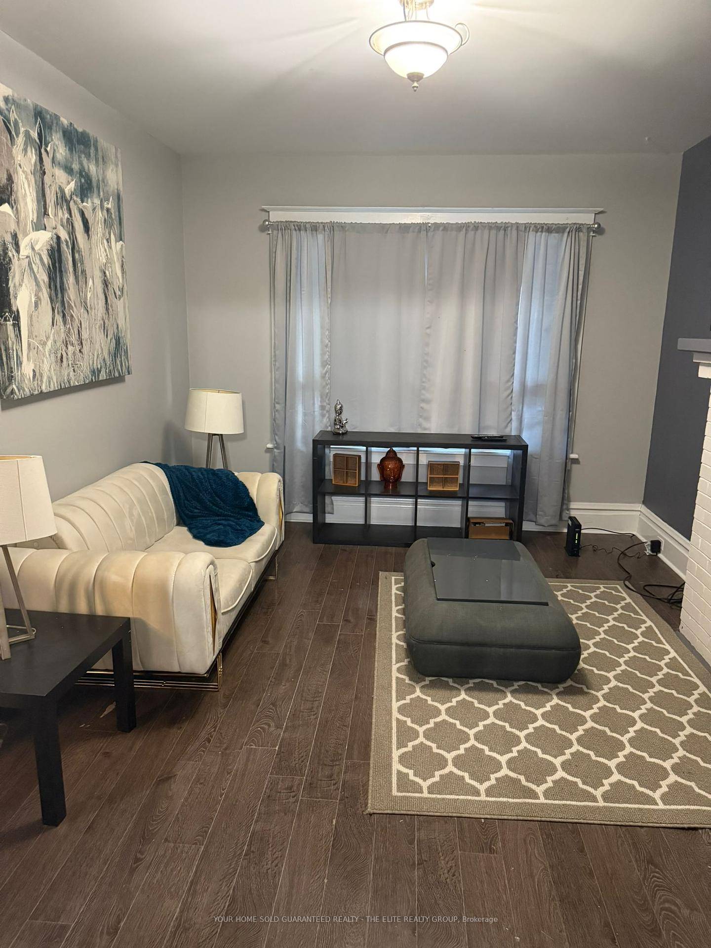 Discover urban living at its finest in this furnished, modern one bedroom apartment located in the heart of Welland.