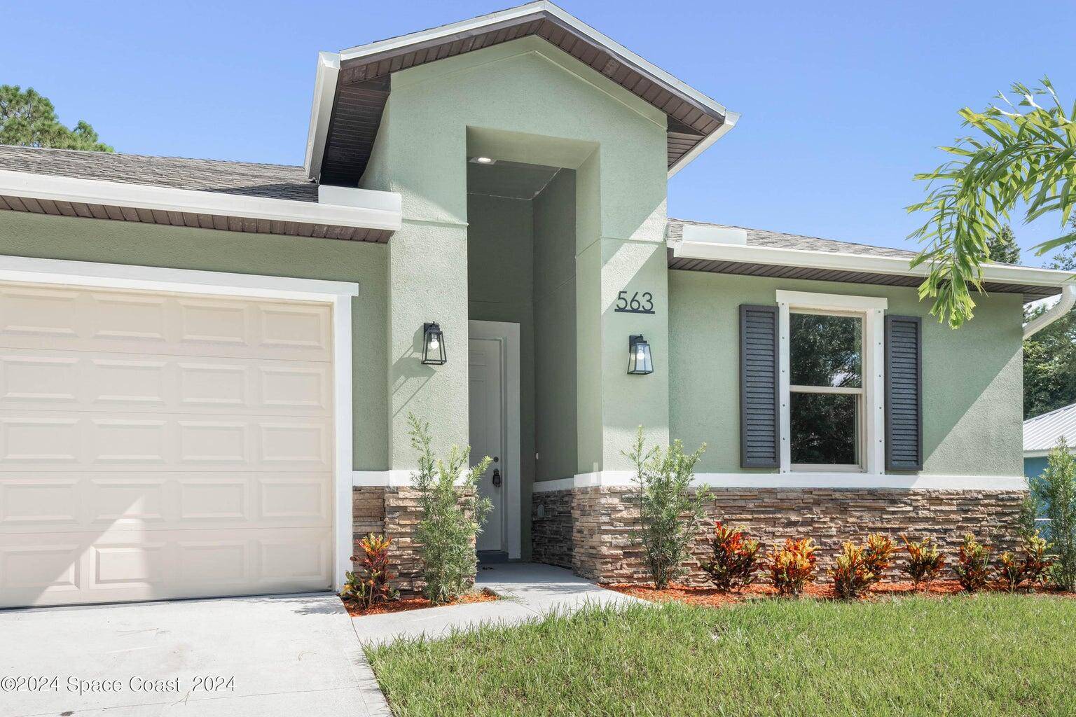 New Construction. Photos are of like model and are used for display purposes only.
