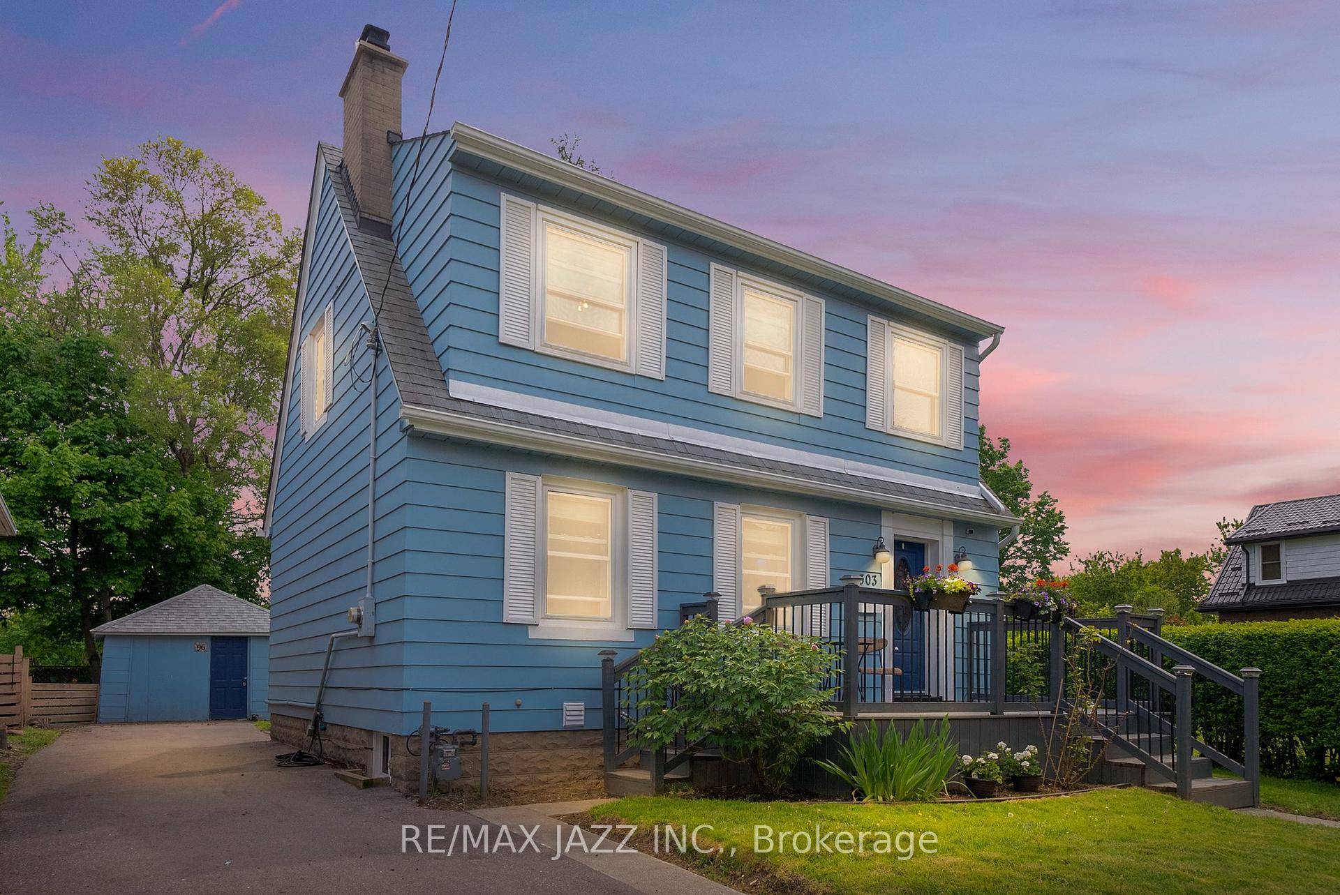 Offers welcome anytime ! Make your dreams of living in a detached home a reality at 303 Gliddon Ave !