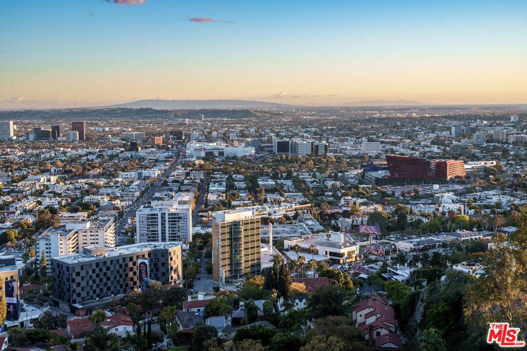 8666 Hollywood Blvd 2BR Sunset Strip La