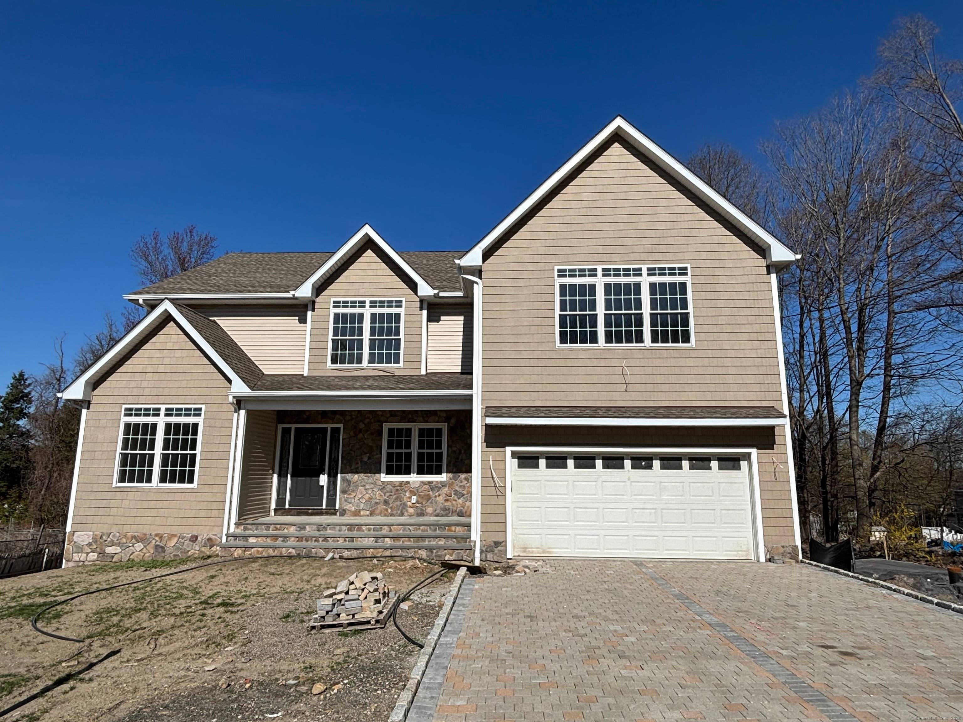 Welcome to 6 Vista Street, nestled in the highly sought after Candlewood Vista Lake Community where comfort, luxury, and lifestyle come together.