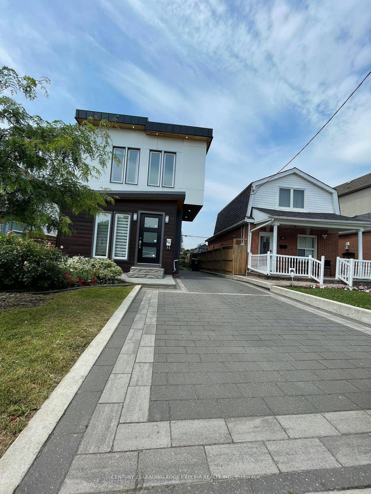 Conveniently located, easy access to highways, and one bus to subway station, this functional walkout apartment on a quiet street offers plenty of features including full ensuite, Big Living room, ...