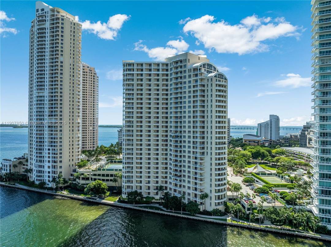 Ultimate waterfront lifestyle at One Tequesta on exclusive Brickell Key, a prestigious oasis steps away from Brickell world class shopping and dining.