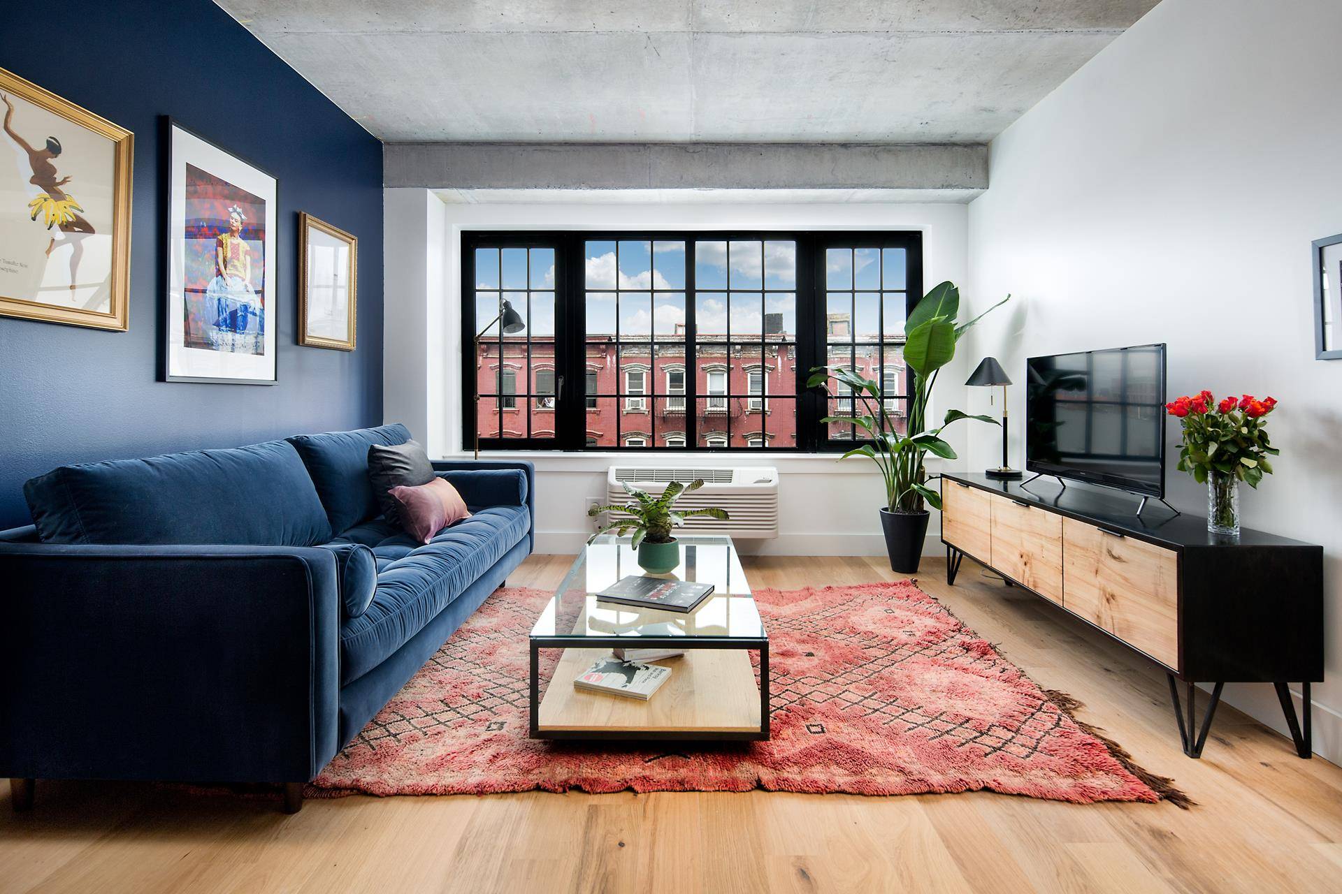 Bright and spacious 1 bedroom with the industrial chic oversized windows, open island kitchen, great closet space, and an in unit Bosch washer amp ; dryer.