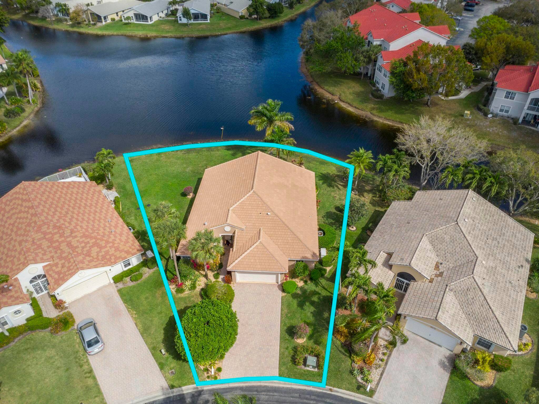 HUGE. 32 acre lot LAKE VIEWS, NEW ROOF barrel tile 2024.