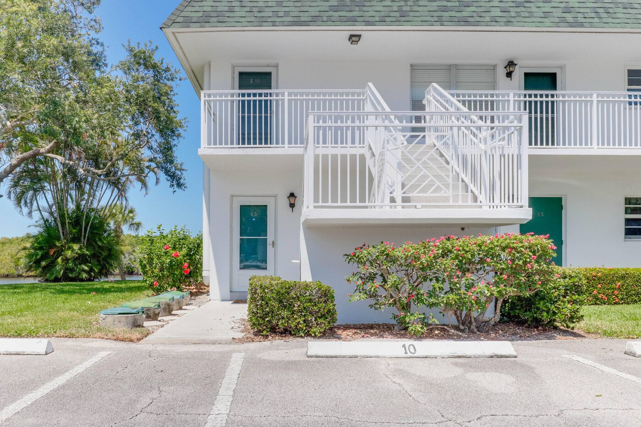 Stunning remodeled condo with views of the Intercoastal waterway from all windows !