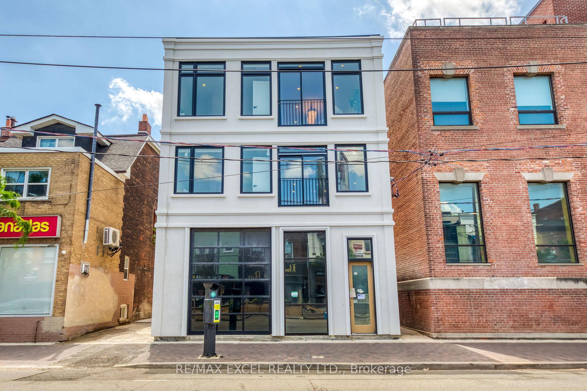 Welcome to one of the most sought after rental buildings in Toronto, situated on the vibrant stretch of College Street West, just steps from the trendy Ossington area.