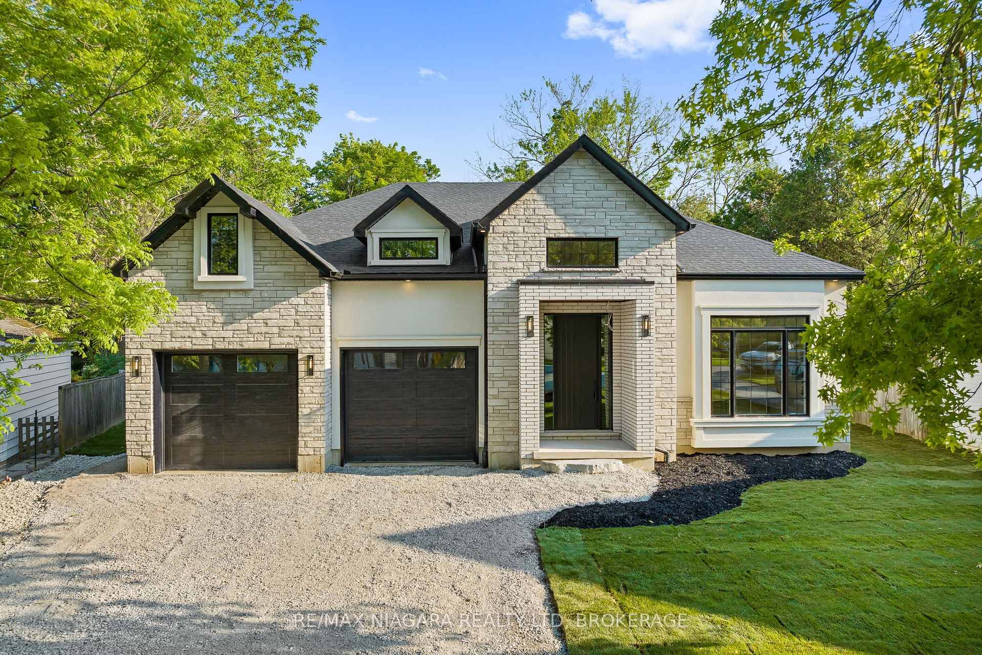 Located in the prestigious Old Town of Niagara on the Lake, this exceptional bungalow offers a rare opportunity to indulge in luxury living at its finest.