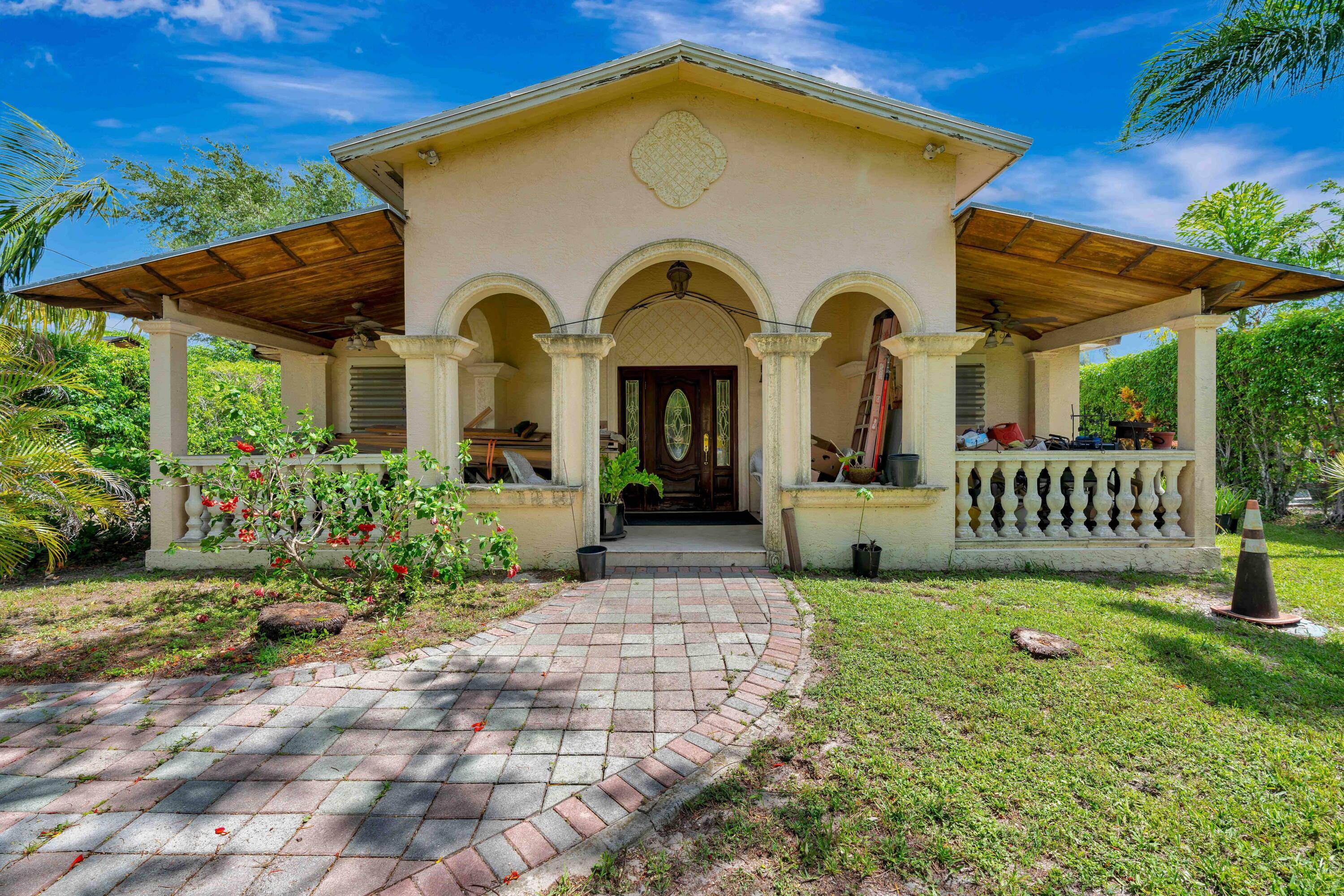 Opportunity of a lifetime to reside in this CBS estate home of the magnificent Roseland Park in West Palm Beach.