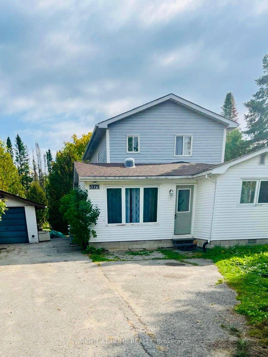 Discover this well maintained, detached 2 storey home nestled in a peaceful and sought after neighborhood just a short stroll from the beautiful beaches of Lake Simcoe.