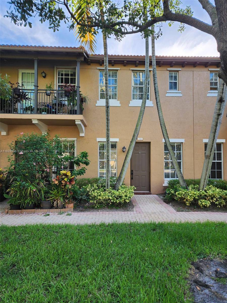 This Beautiful 2 Bed 2 and Half Bath Townhome is in the heart of Pembroke Pines in the very well maintained and exclusive community of Cobblestone.