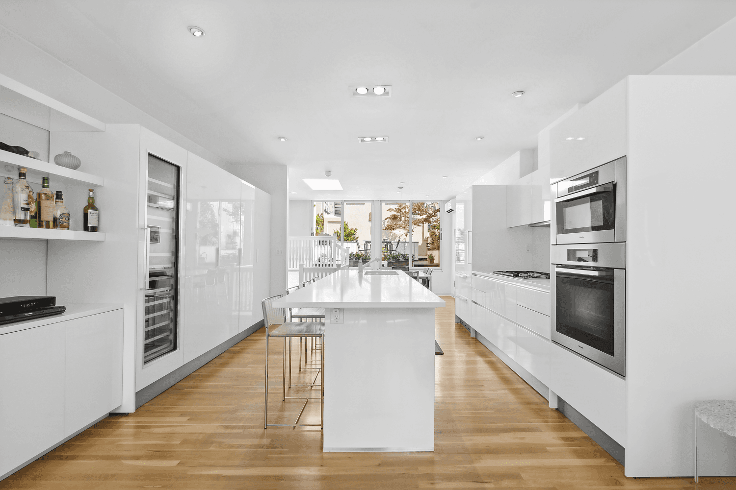A Rare opportunity ! 152 East 63rd Street 2 is approximately 3, 344 sq.