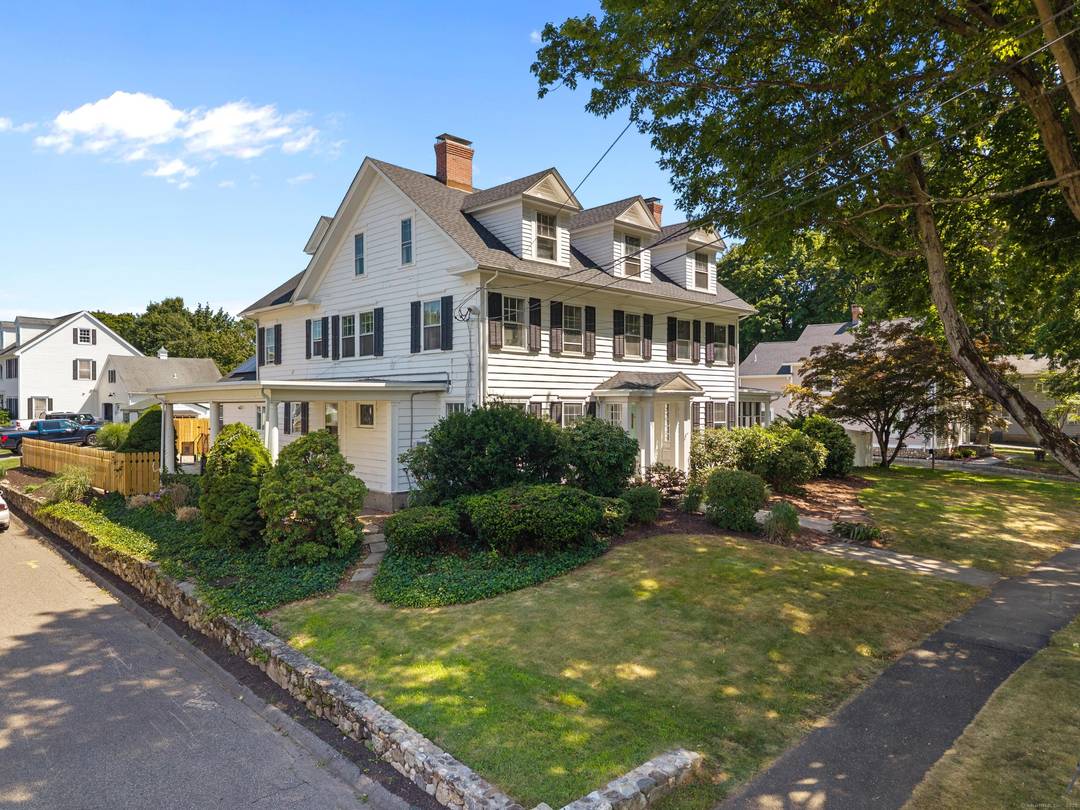 Location ! Location ! Don't miss this rare opportunity to be the new owner of this stately 5 Bedroom 4.