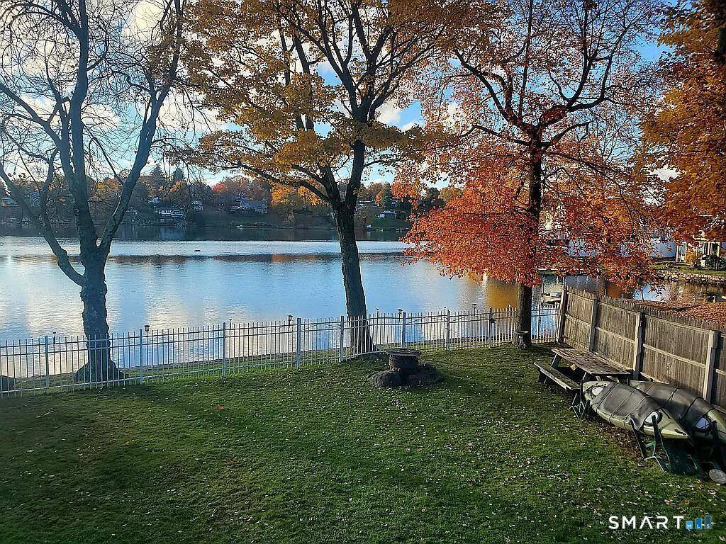 DIRECT FLAT YARD WATERFRONT PROPERTY Cape.