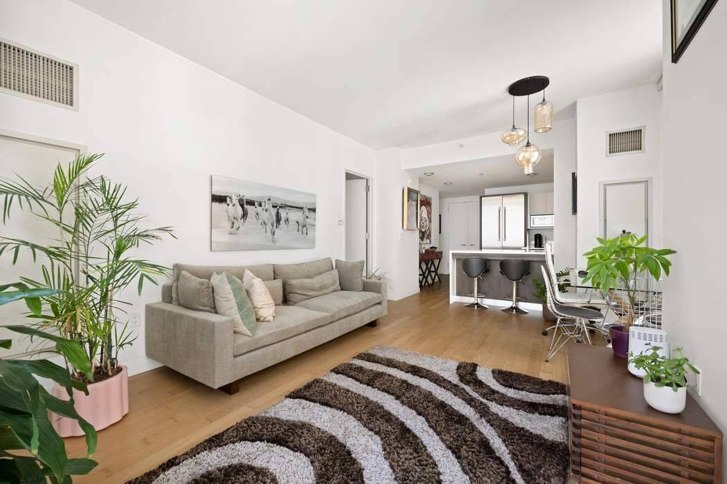 Welcome to Unit 1106 at The Platinum, an exceptional luxury residence in the heart of Manhattan.