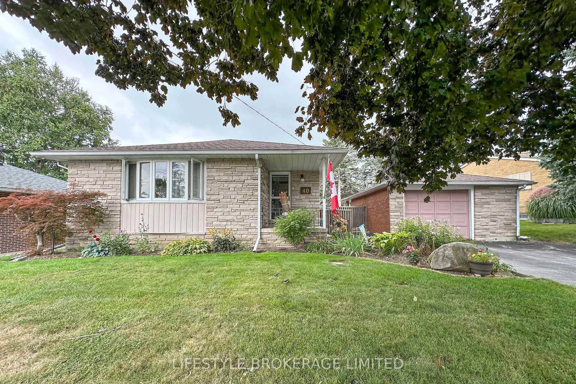 LOCATED WALKING DISTANCE TO DOWNTOWN PORT PERRY.