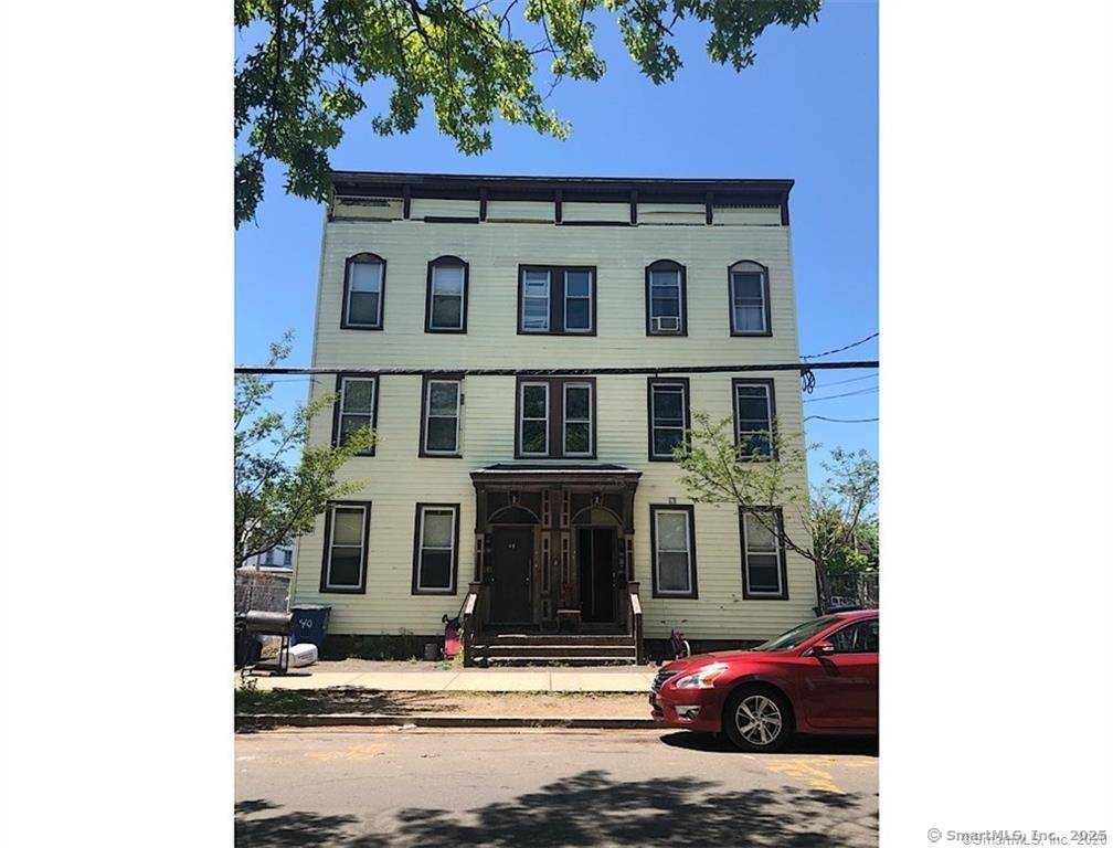 Welcome to 40 Shelton Avenue, a well maintained 6 unit multi family property located in the Newhallville neighborhood of New Haven.