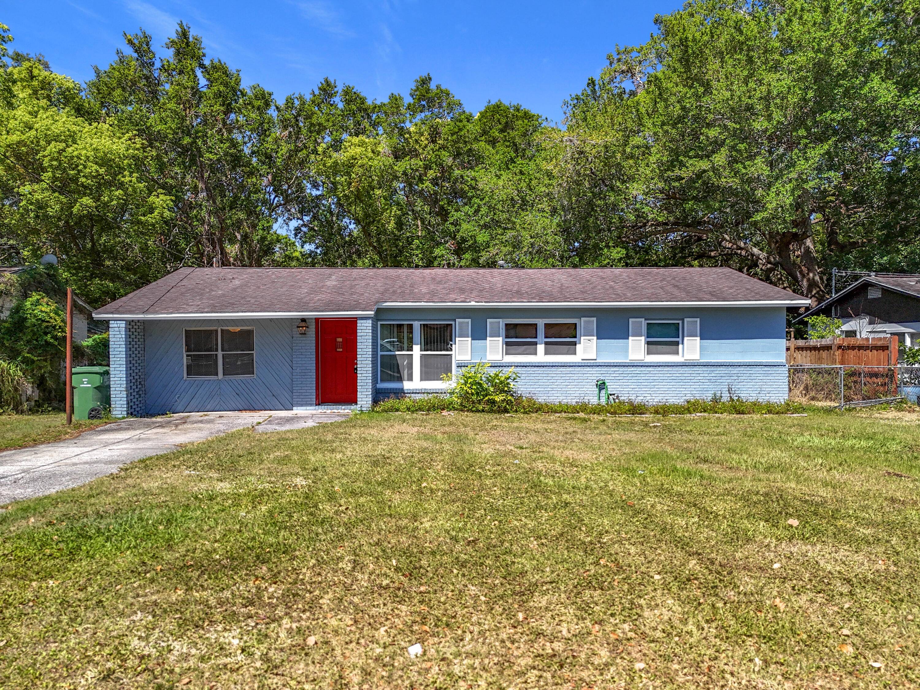 Beautifully Renovated Move In Ready !
