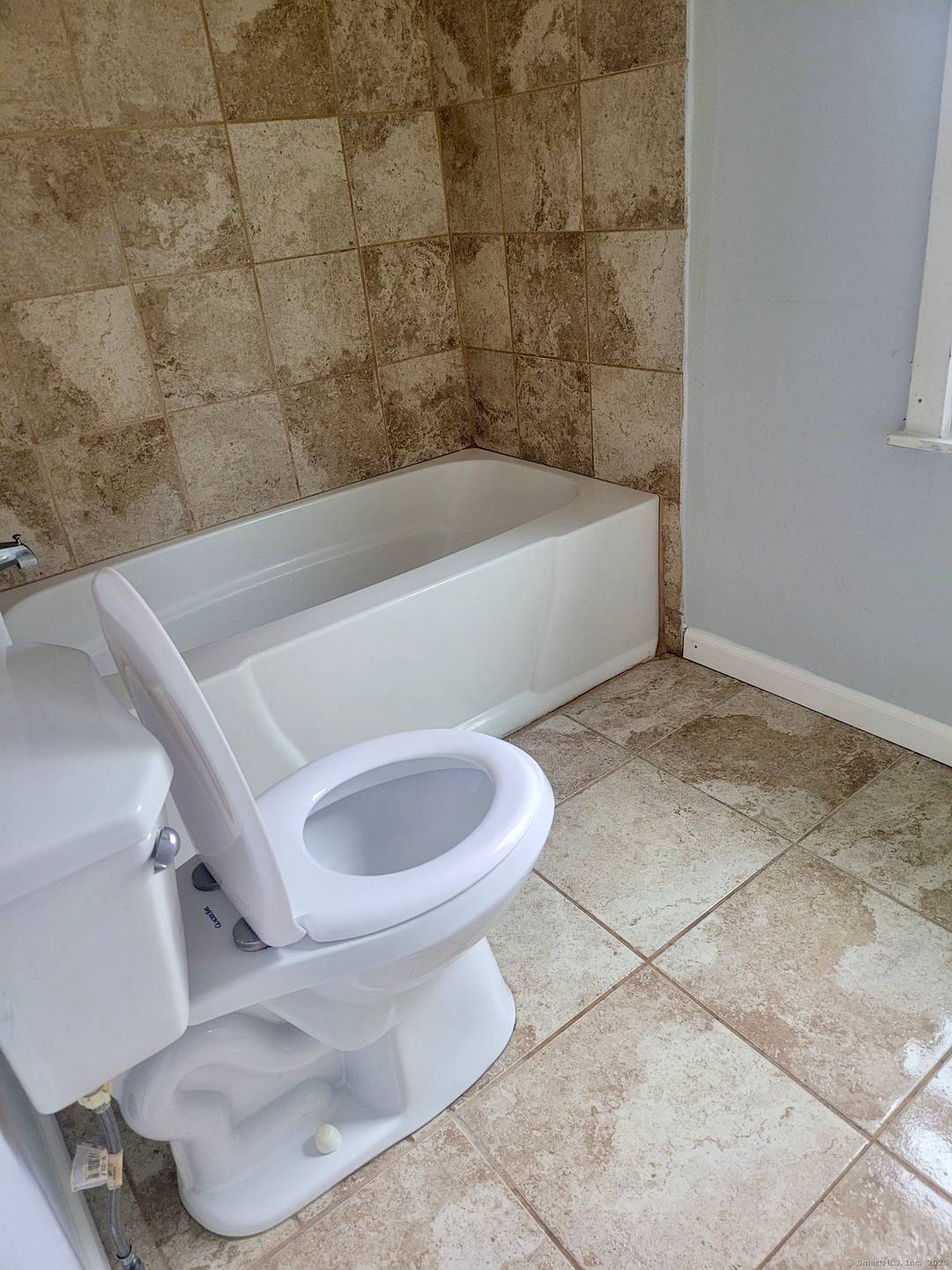 Beautifully Two Family Home !