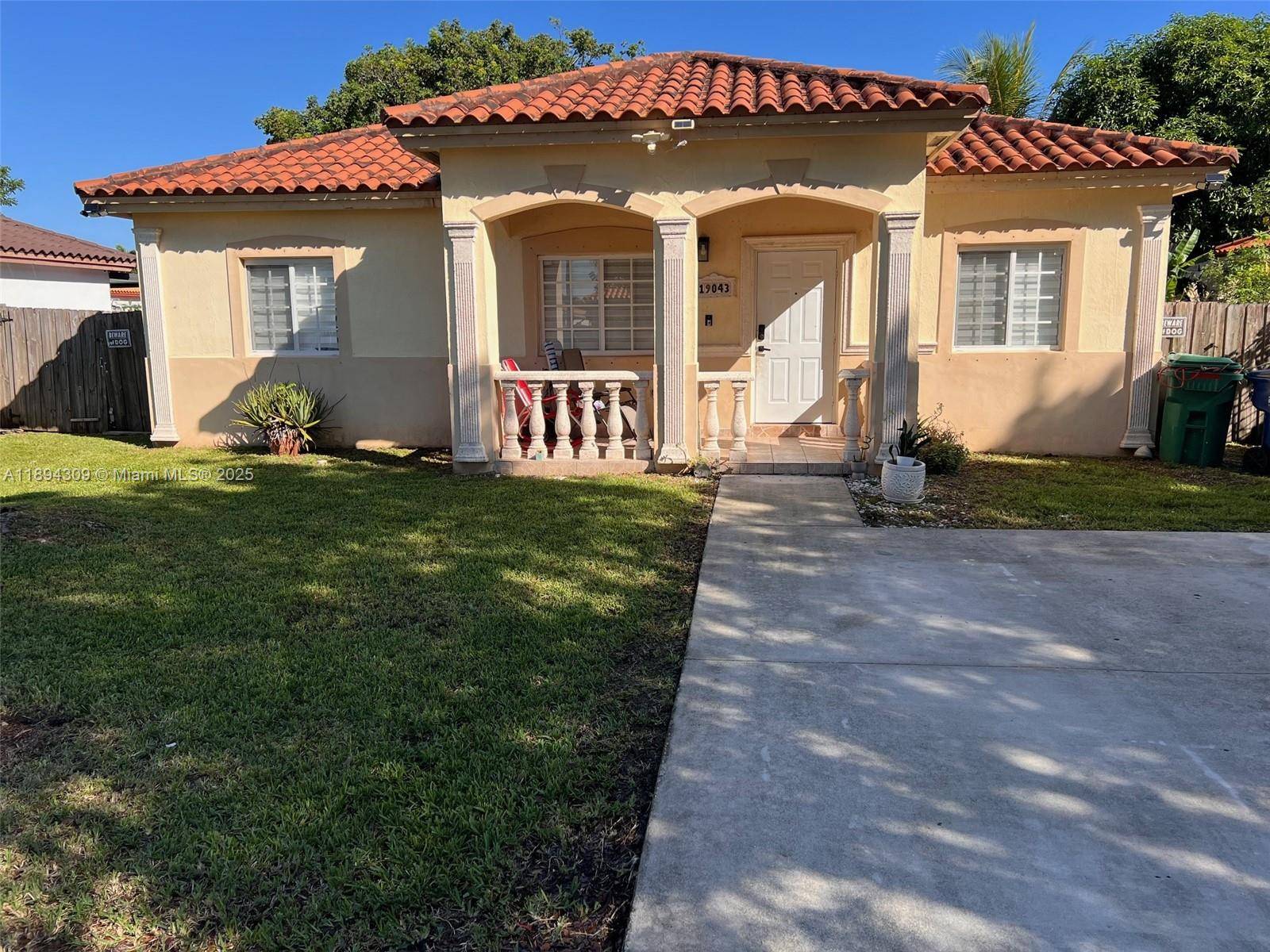 Don t miss this beautifully maintained 3 bed 2 bath home in Homestead s neighborhood Christys Estates.