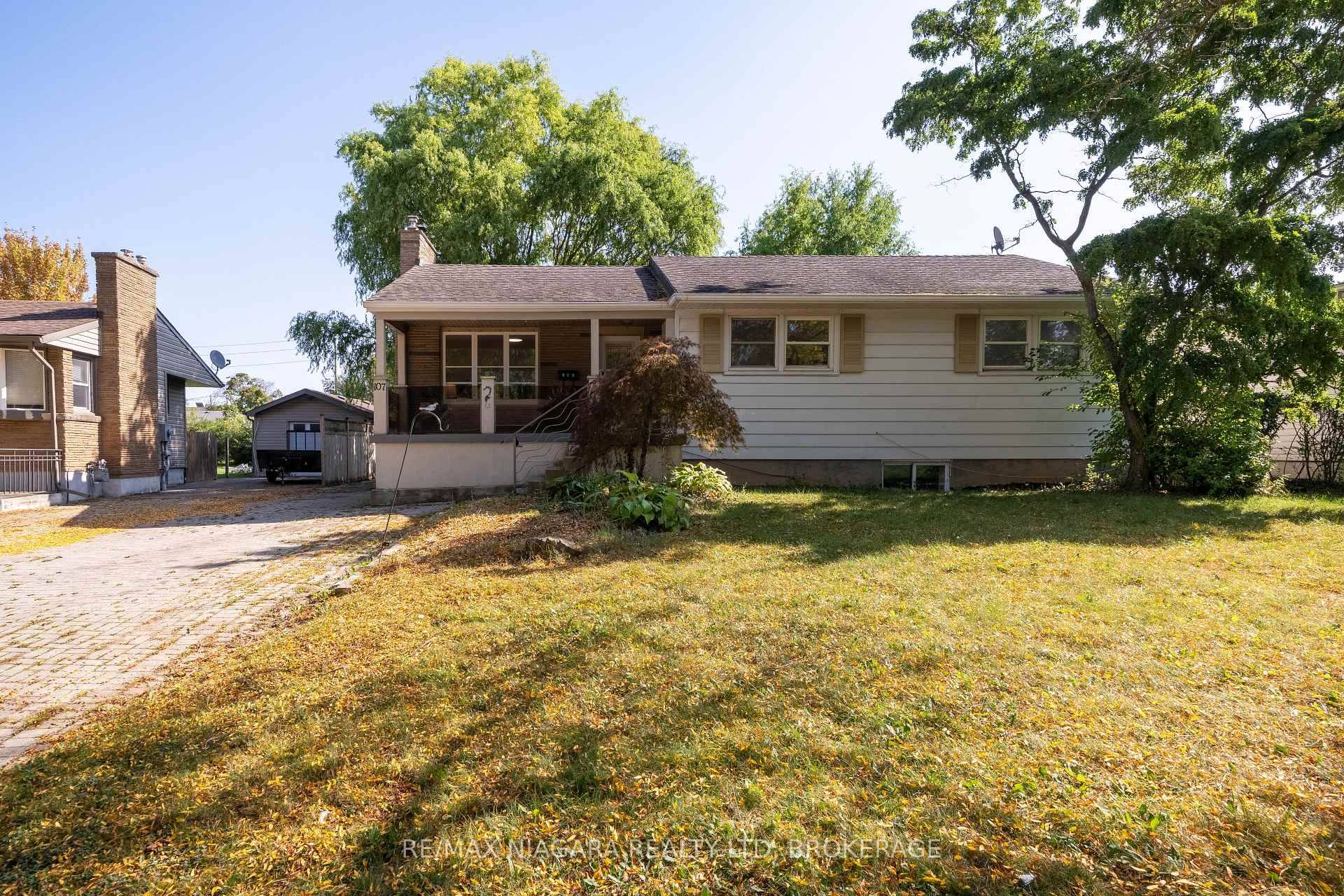 This beautifully renovated home is situated on a tranquil 60 x 120 ft lot in the highly desirable Glenridge neighborhood.