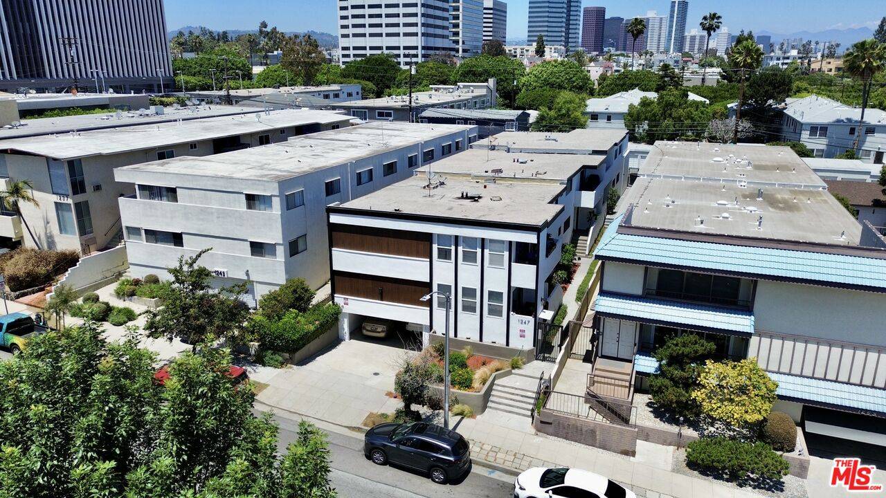 1247  Berkeley St 12BR Santa Monica La
