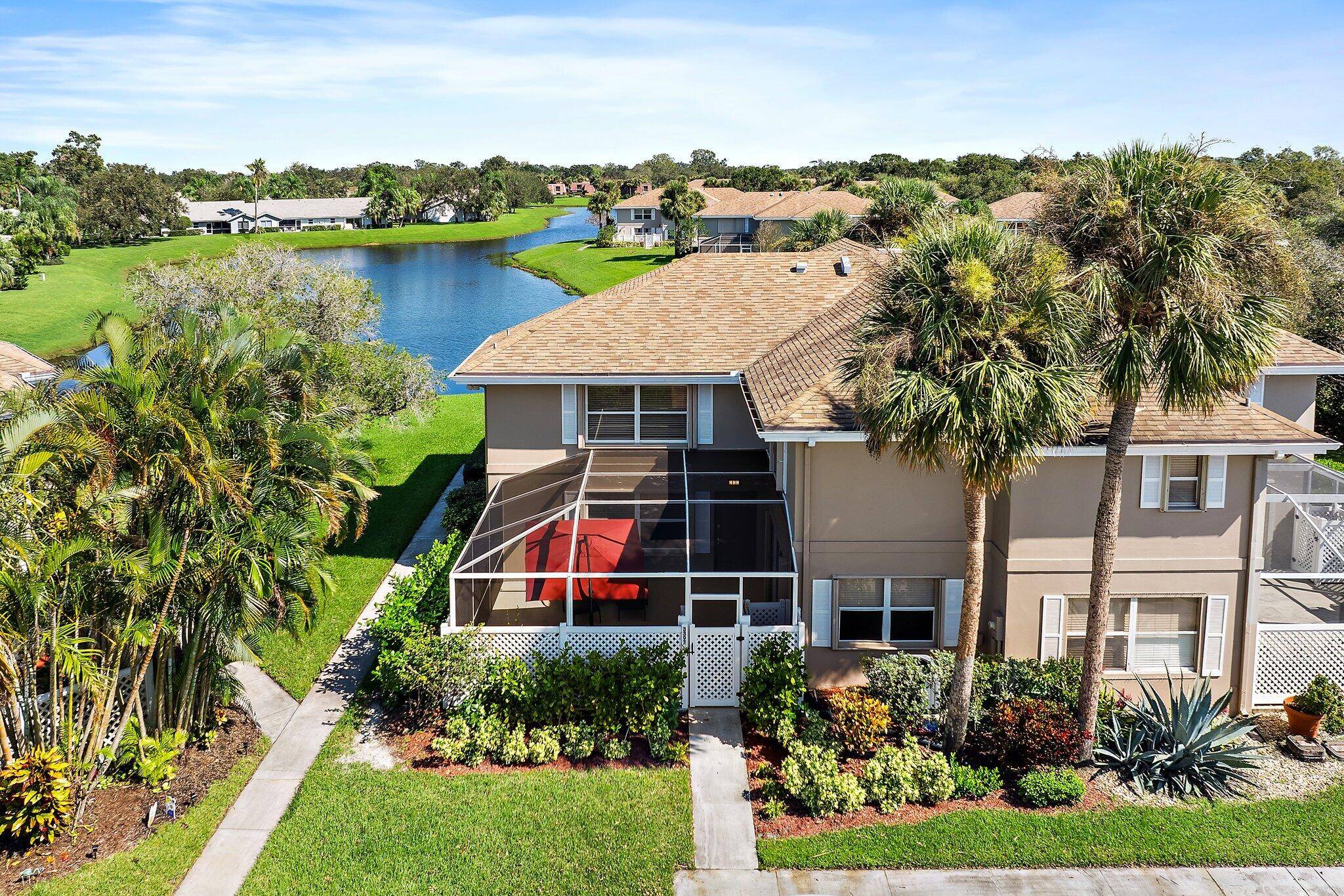 FANTASTIC PRICE and LIKE NEW meticulously and beautifully renovated townhome in Palm City.