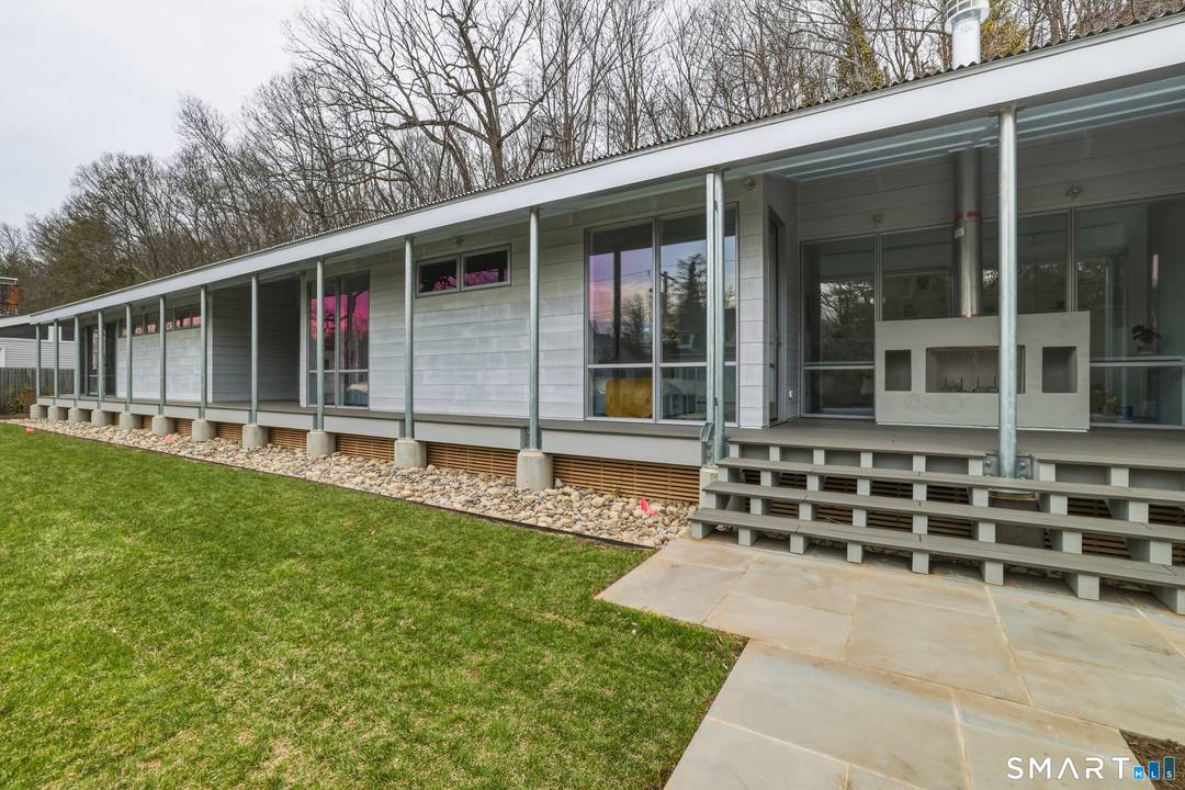 BRAND NEW CONSTRUCTION. Slick Contemporary Near Yale Science Hill.