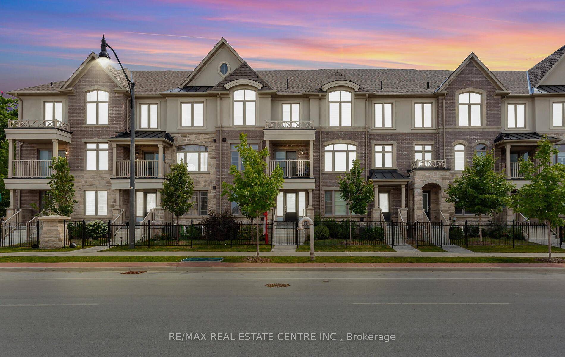 Welcome to 6 Summerbeam Way in Brampton, one of the best communities in Brampton.