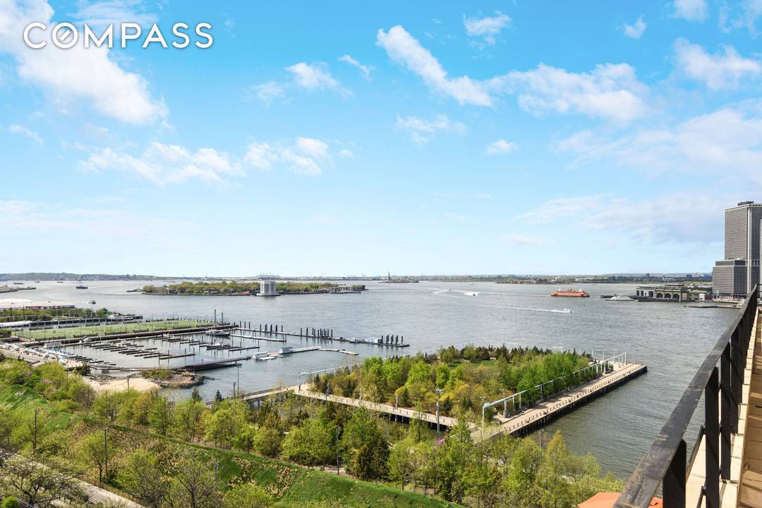 SHOWINGS BY APPOINTMENT ONLY PENTHOUSE DUPLEX WITH WATER VIEWS FROM EVERY ROOM !