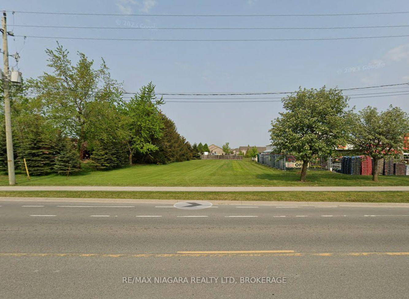 Prime Lot in the Heart of Binbrook An exceptional opportunity to own a 66 x 231 ft vacant lot in the thriving and rapidly growing community of Binbrook !