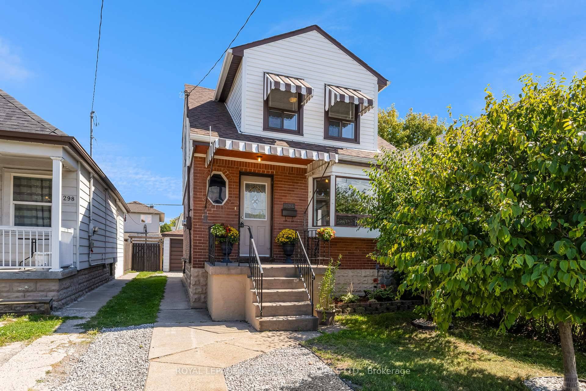Beautifully Maintained amp ; Updated 2 Storey Home in Prime East Hamilton Location !