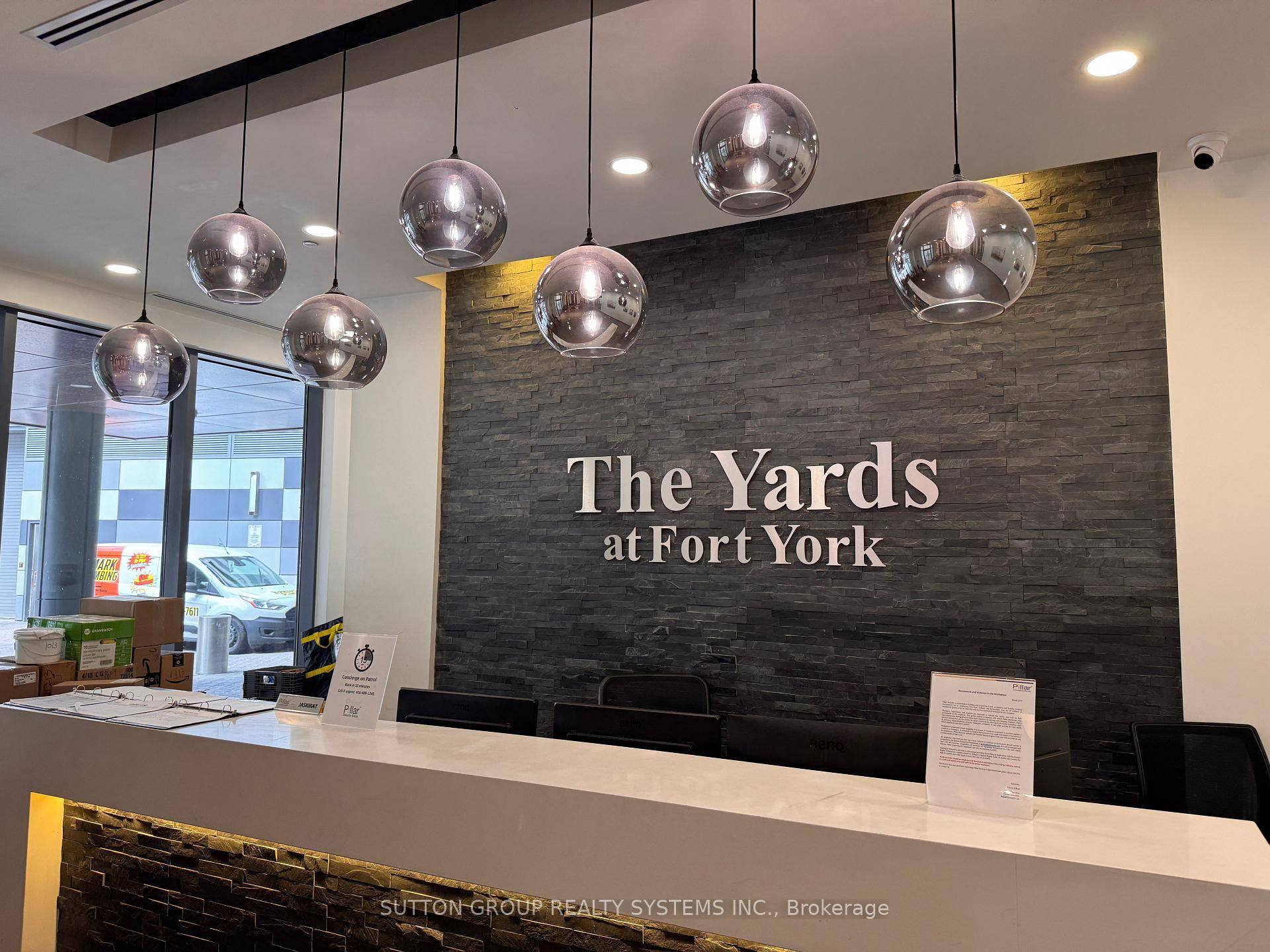 Welcome To Suite 2908 At 20 Bruyeres Mews A Sun Filled 2 Bedroom, 2 Bathroom Corner Unit With Spectacular, Unobstructed Lake Views From Every Principal Room !