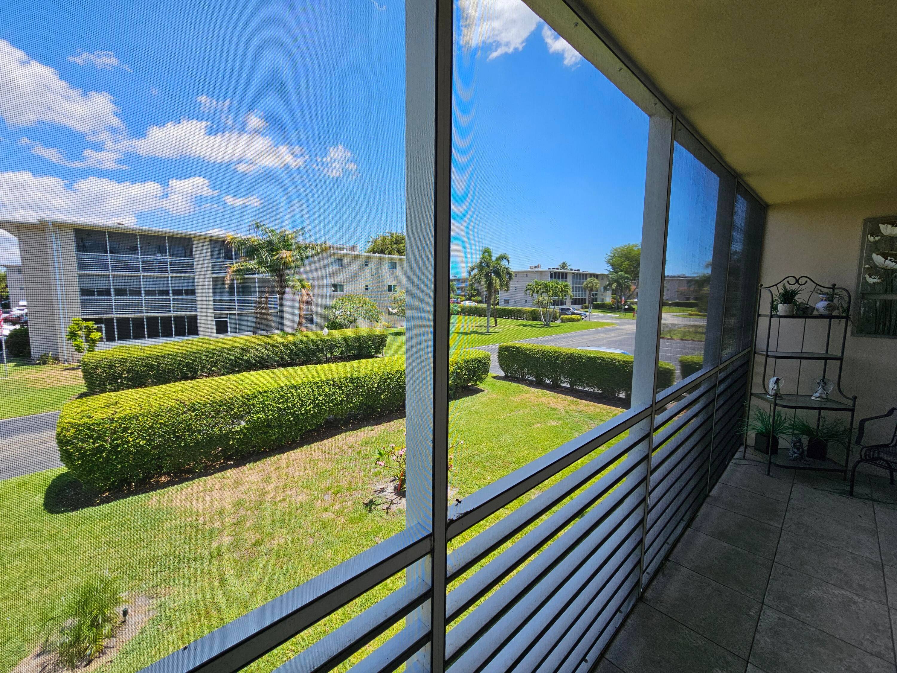 Lovely community centrally located to all Palm Beach County has to offer.