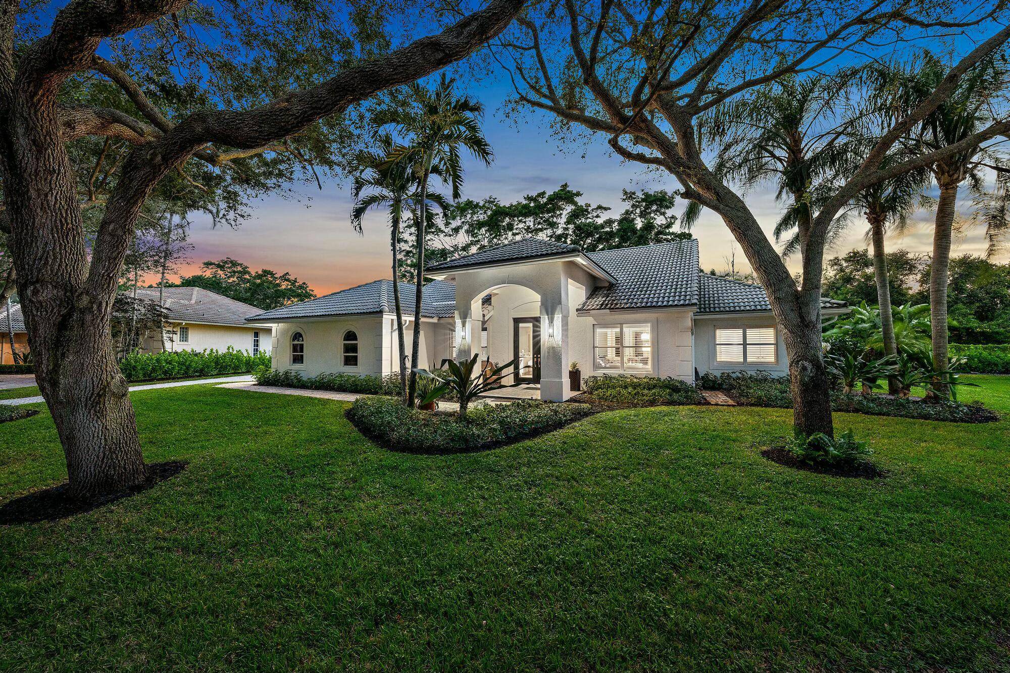 Nestled within the prestigious gated community of Heritage Oaks, renowned for its oak tree lined streets and serene ambiance, this beautifully renovated 3 bedroom, 2 bathroom home is a true ...