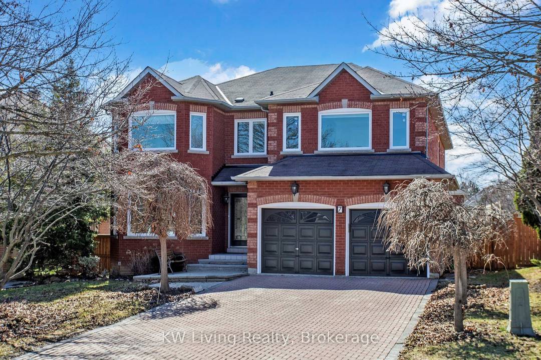 Welcome to this stunning 5 bedroom featuring 3 luxurious ensuites for ultimate comfort residence in the prestigious Bayview Hill community.