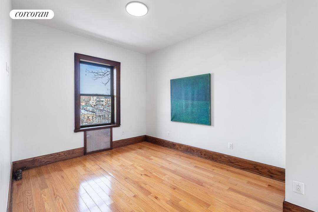 Welcome to Laurel Court a 1910 pre war Co op HDFC in the heart of Hamilton Heights.