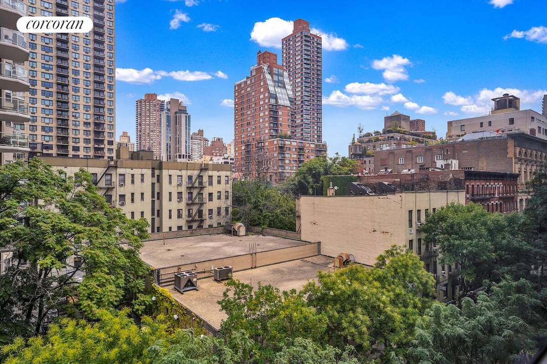 305 East 72nd Street, 5GN Located in the Charing Cross Cooperative this Estate Sale is an opportunity to bring your vision and creativity to this spacious 2 bedroom, 2 bathroom ...