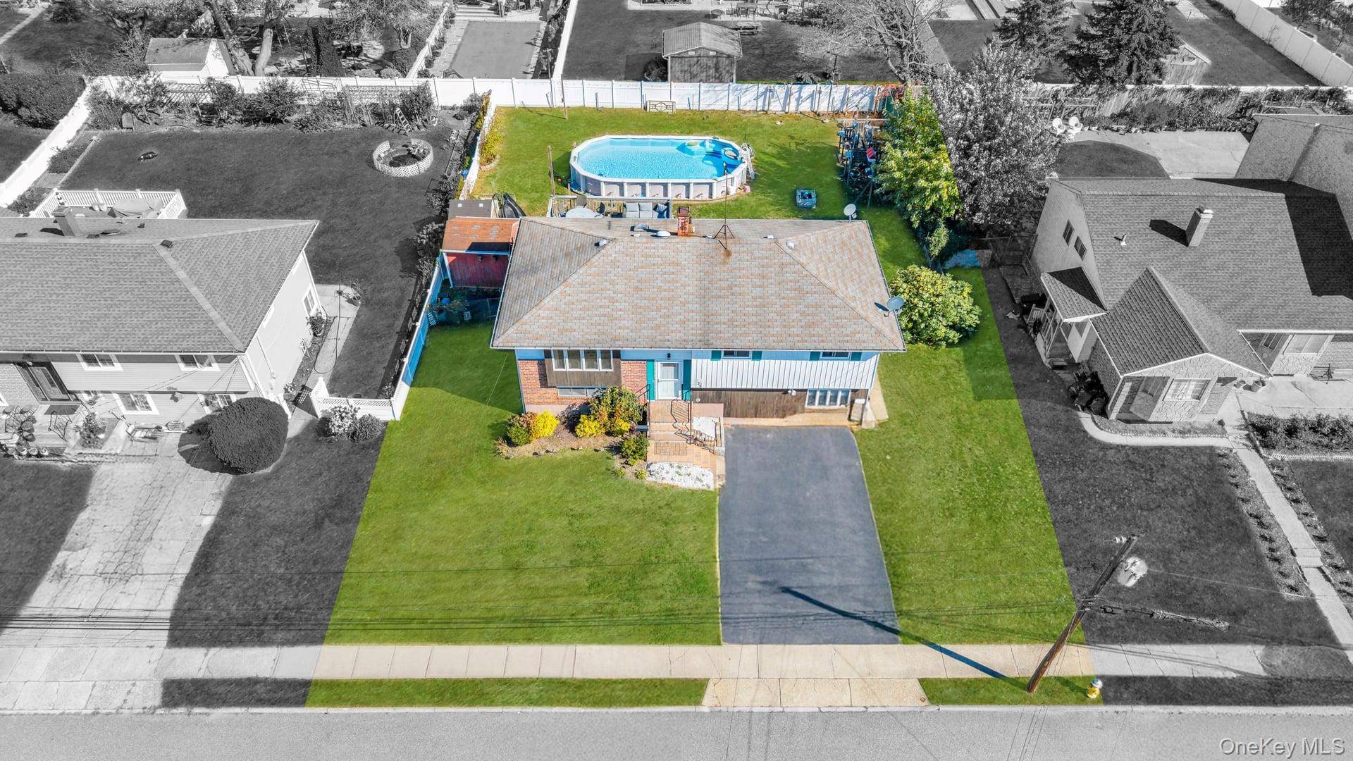 Welcome to this incredible opportunity to own in Deer Park !