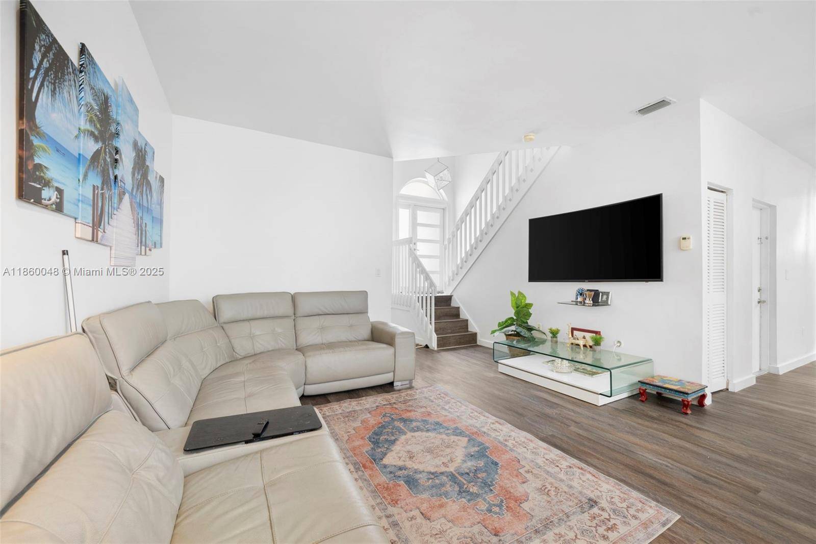 Welcome to L Etoile at Emerald Pointe in Hollywood.
