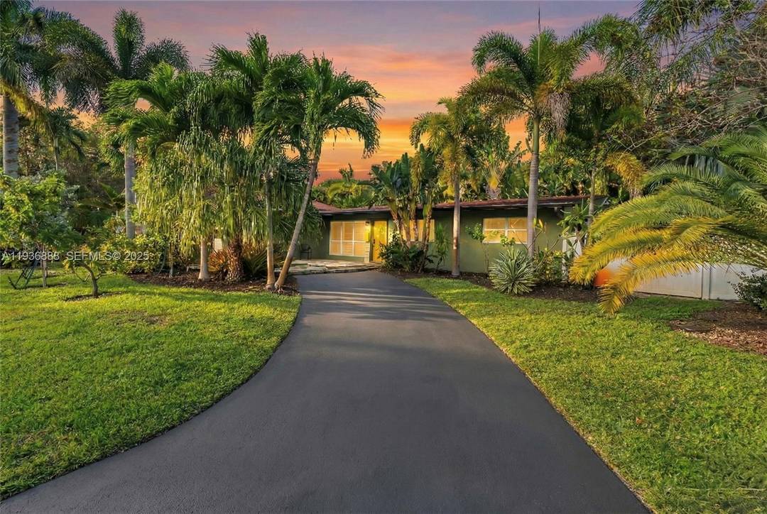 Welcome to a truly unique Wilton Manors residence where lifestyle, flexibility, and low maintenance living come together.