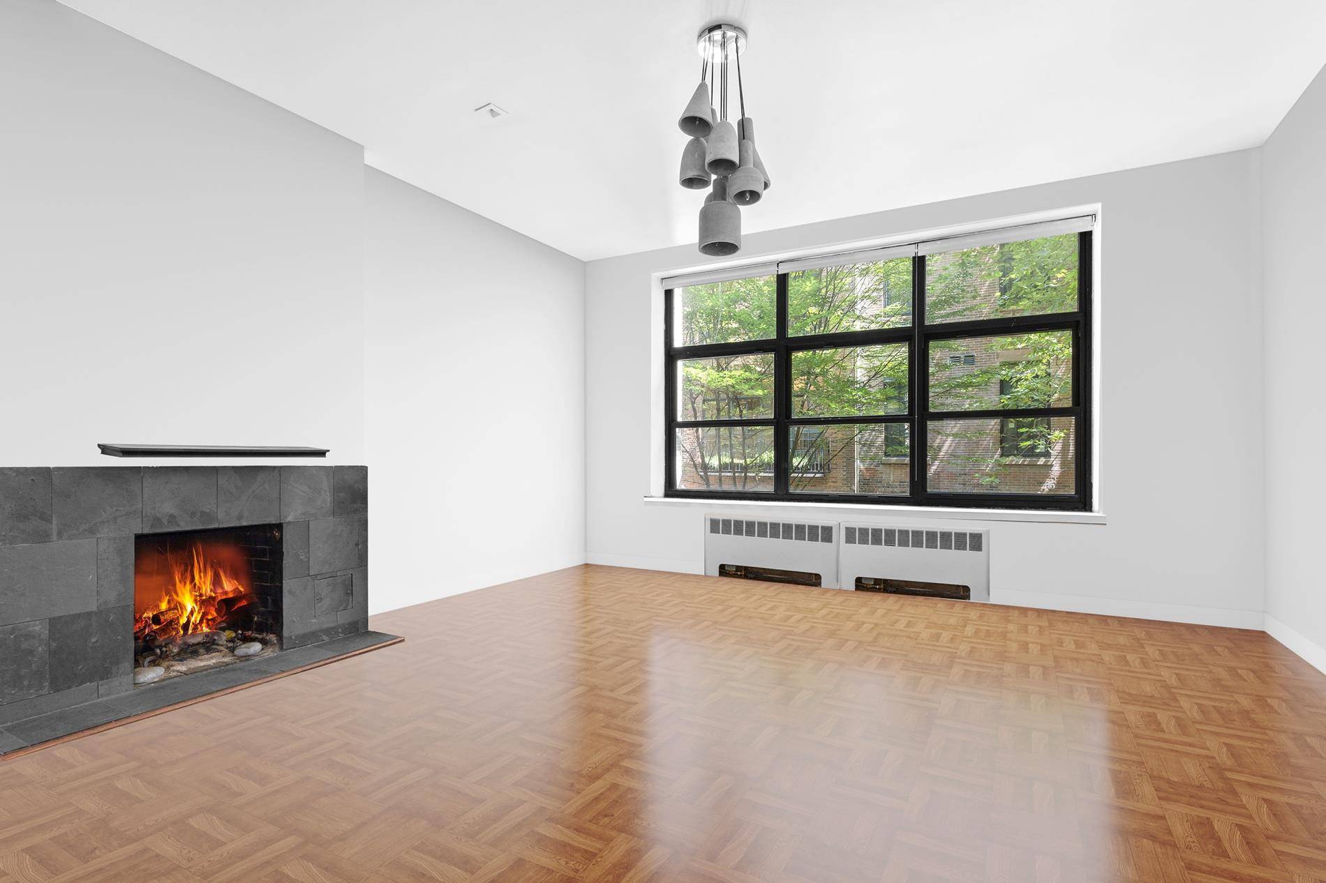 33 West 9 th StreetWelcome to 33 West 9th Street, a grand five story multi family townhome on one of the best blocks alongGreenwich Village's Gold Coast.