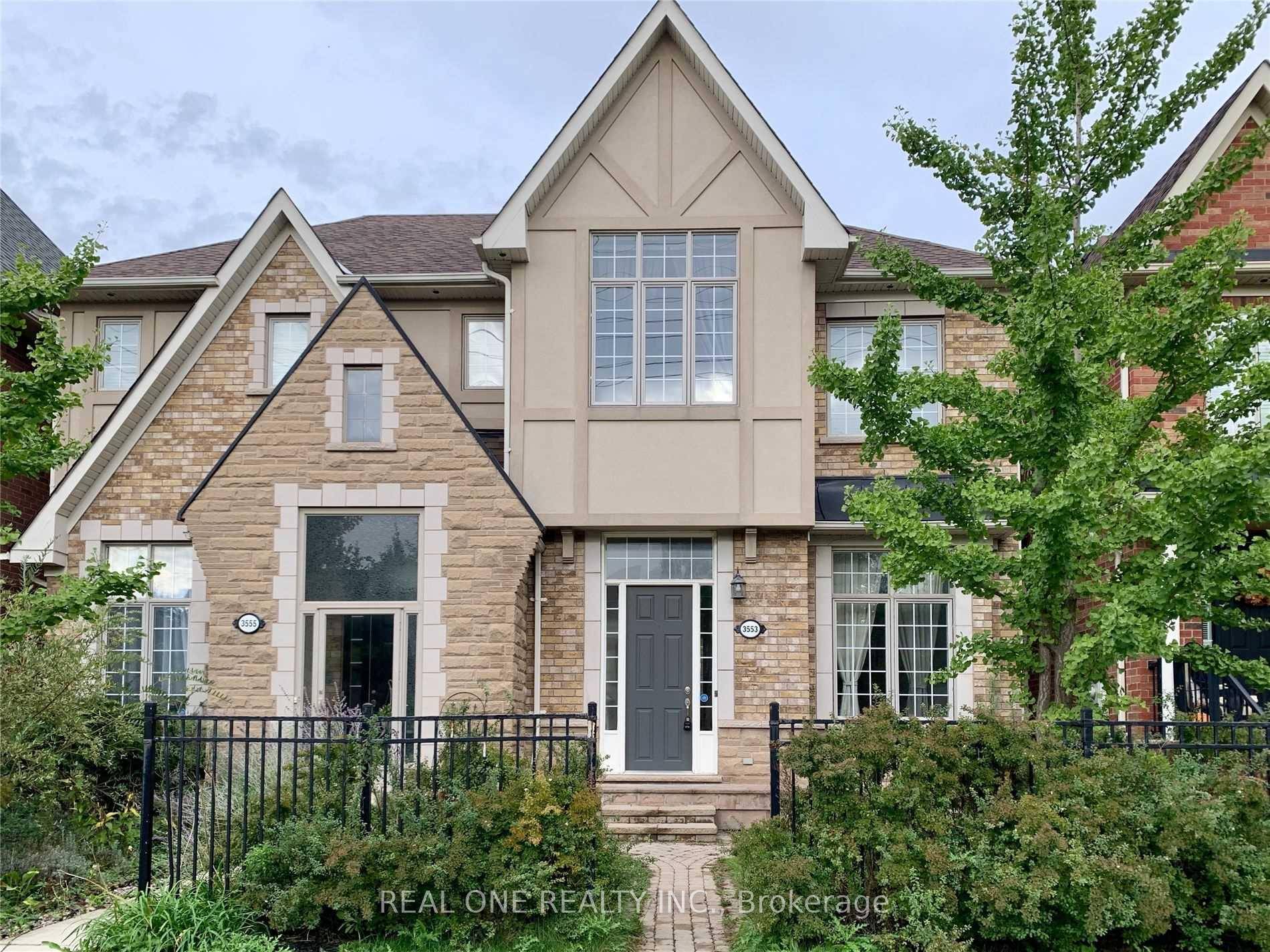 Great Location Of Churchill Meadows, Beautiful Modern Open Concept Townhouse.