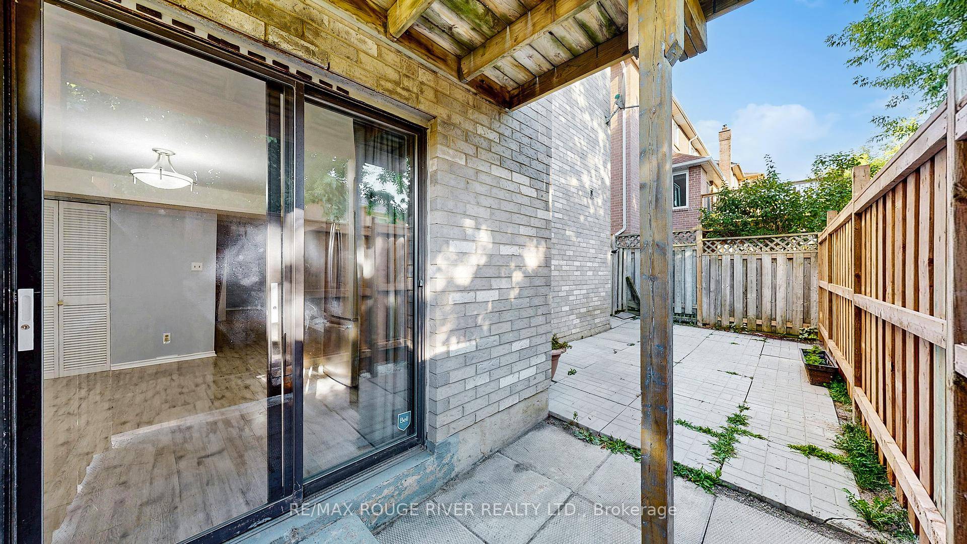 WALK OUT BASEMENT Opportunity To Lease A Three Bedrooms amp ; One Bathroom WALK OUT Basement In A Mature and Desired Neighborhood A Very Well Maintained Detached Home Means You ...
