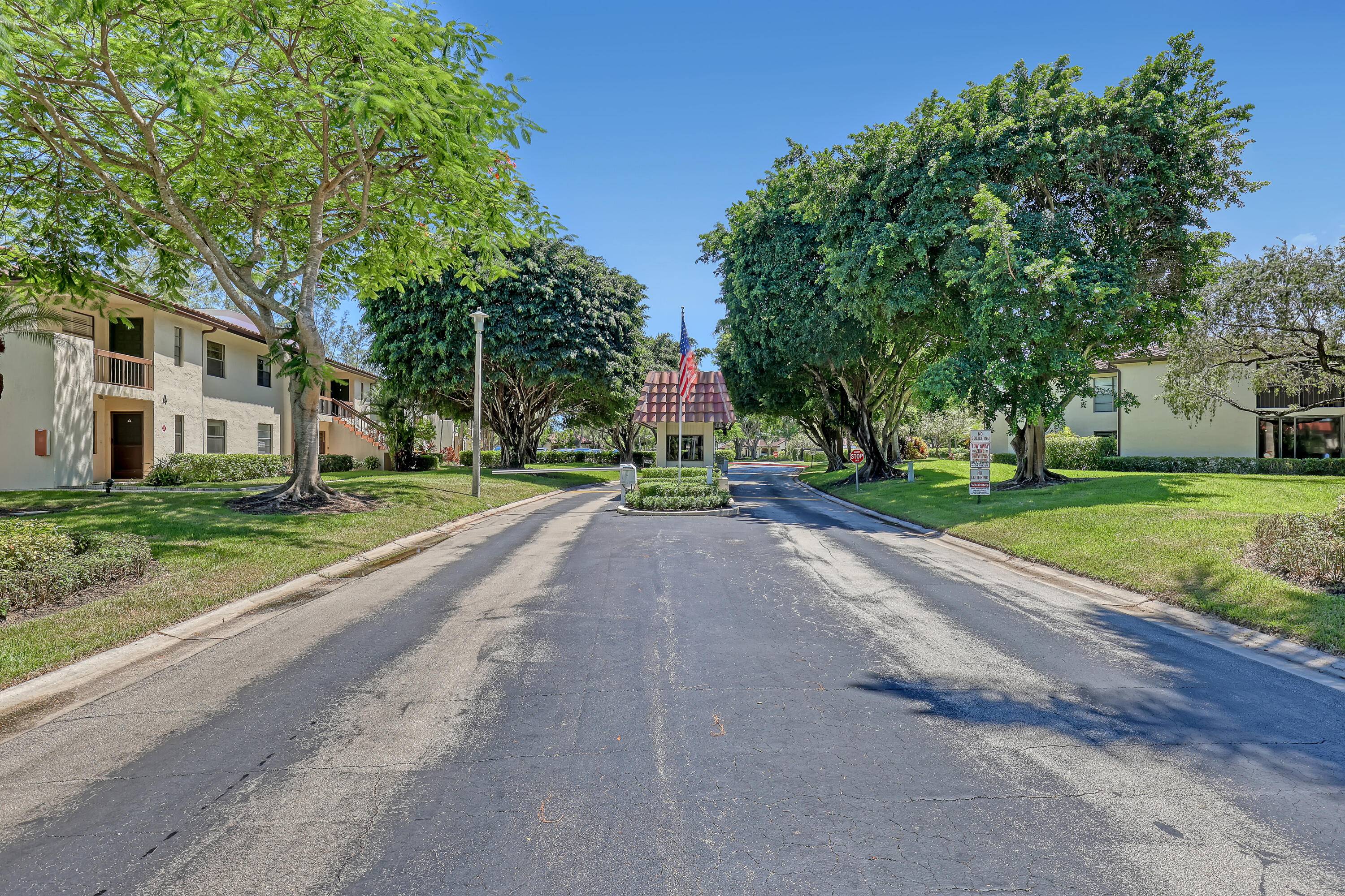 Welcome to this beautifully maintained 2 bedroom, 2 bath second floor unit in the heart of Central Boca.