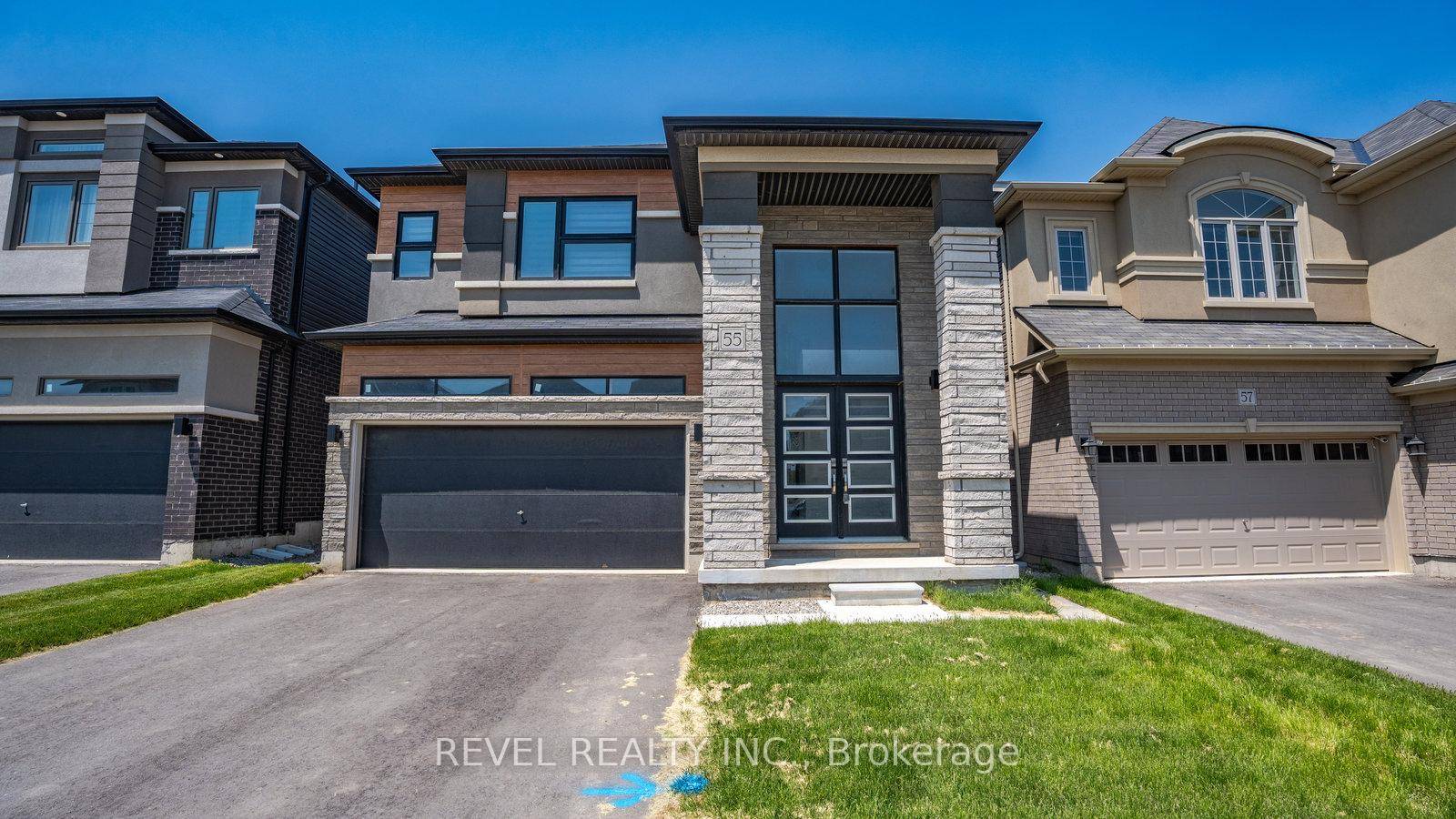 Welcome to this breathtaking Boughton 10 model home, located in the highly sought after Victoria Park neighbourhood in Paris.
